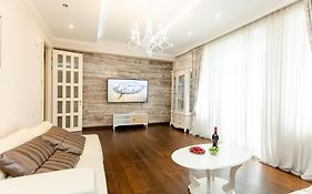 3Bd-2Bth Apartment In Tbilisi City Center