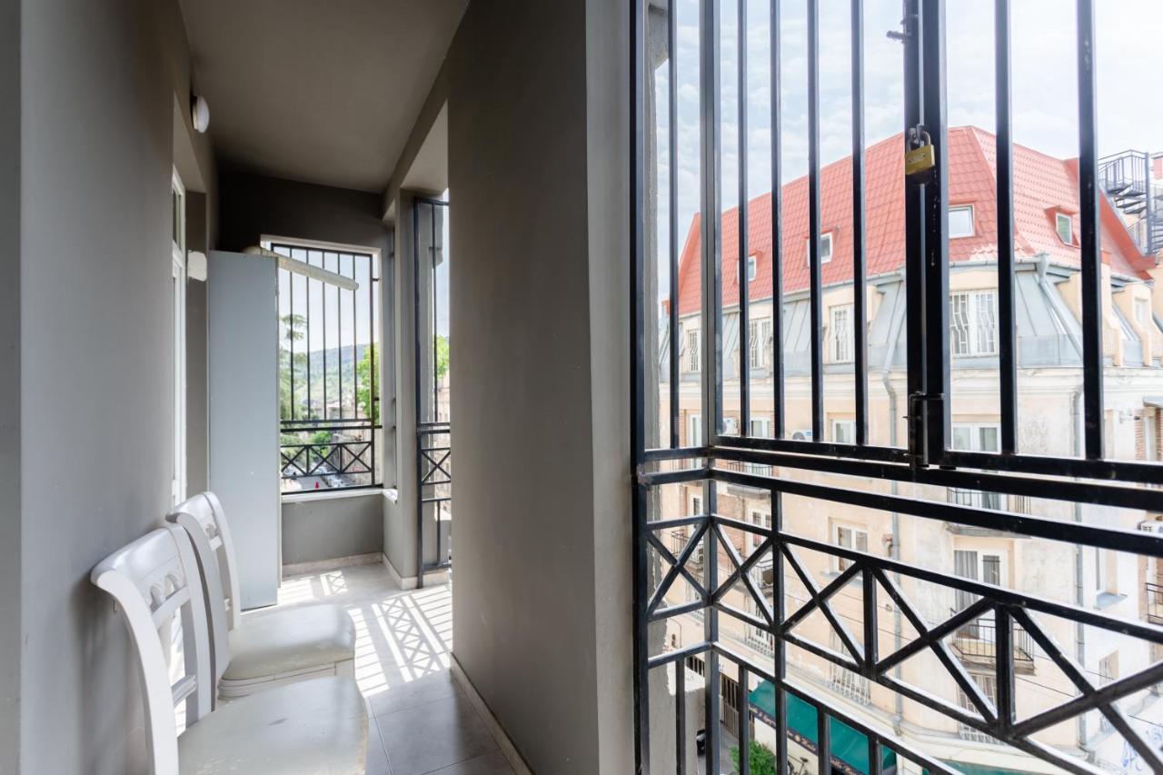 3Bd-2Bth Apartment In Tbilisi City Center Экстерьер фото