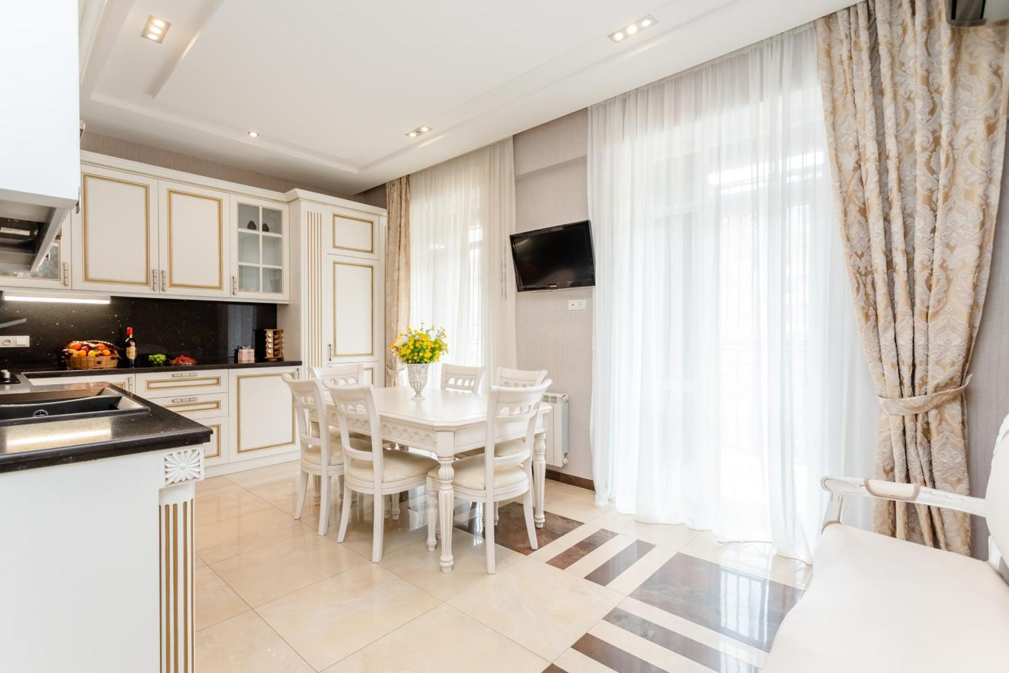 3Bd-2Bth Apartment In Tbilisi City Center Экстерьер фото