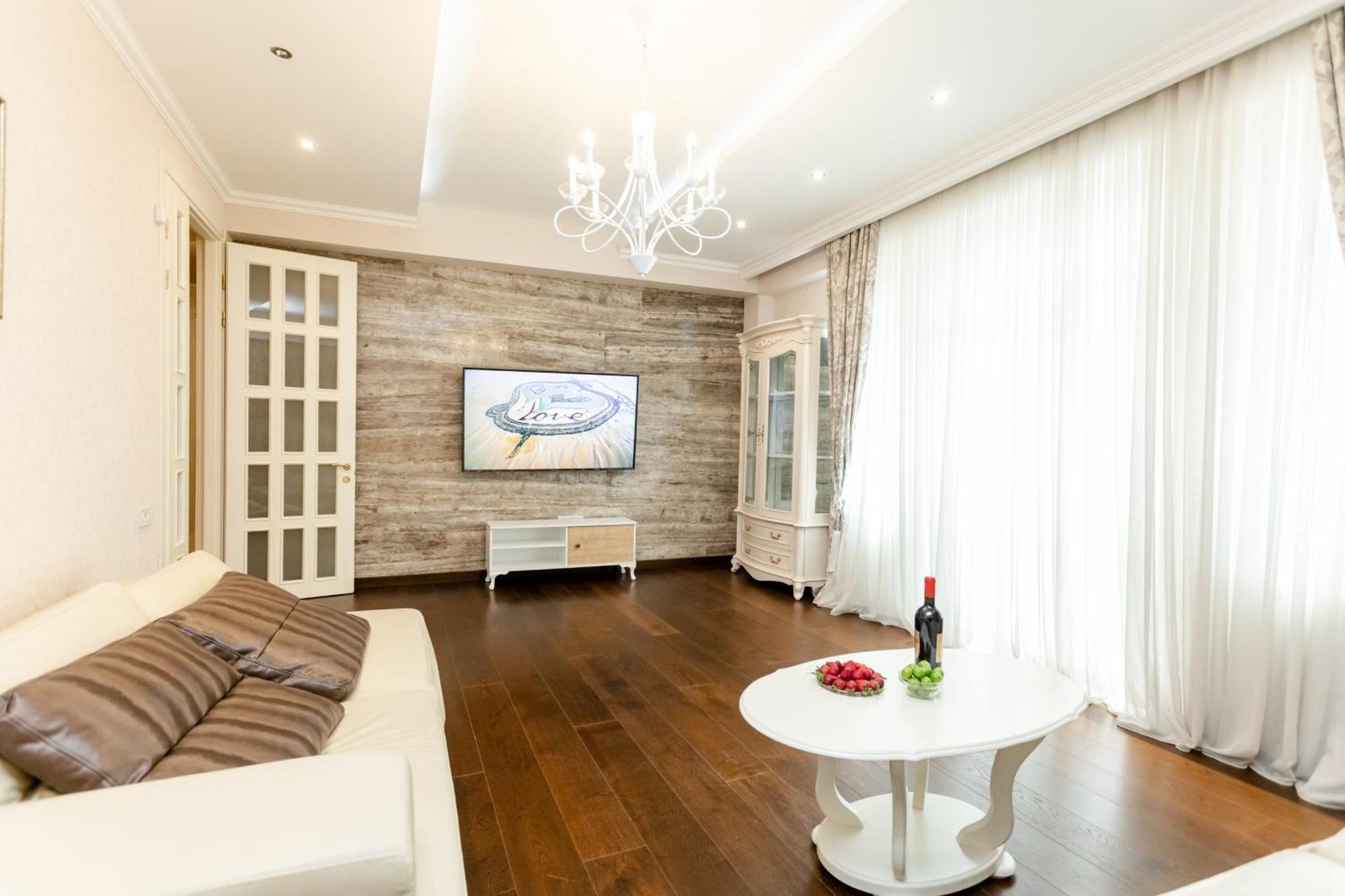 3Bd-2Bth Apartment In Tbilisi City Center Экстерьер фото